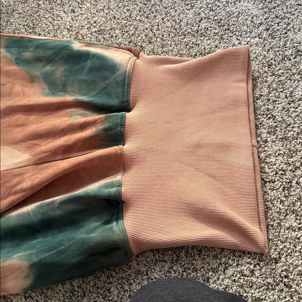 Hem and Thread Womens Tie-Dye Joggers - Picture 5 of 5